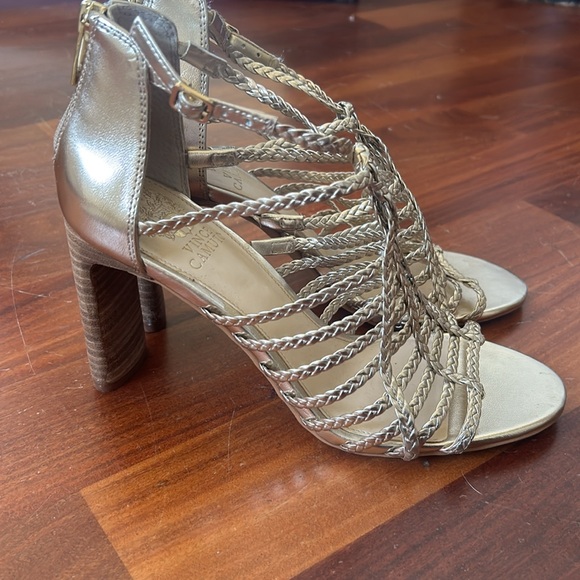 New never worn Vince Camuto Ariah leather pale gold, strappy sandals size 8 - Picture 6 of 6